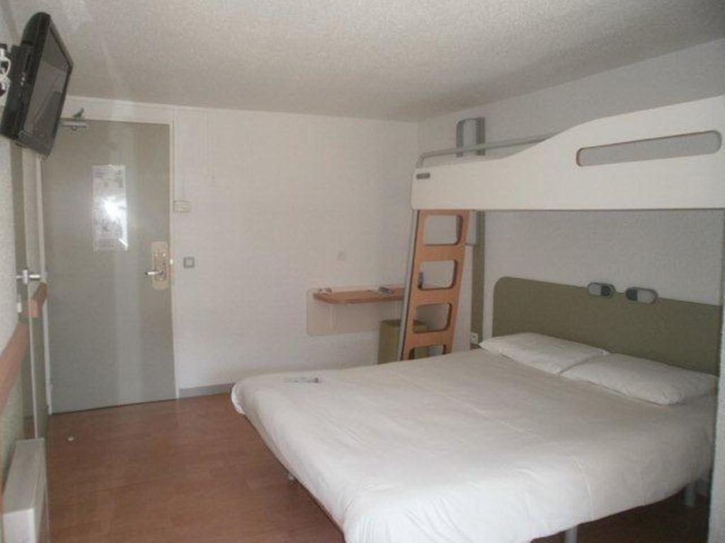 ibis budget Tarbes Zimmer foto